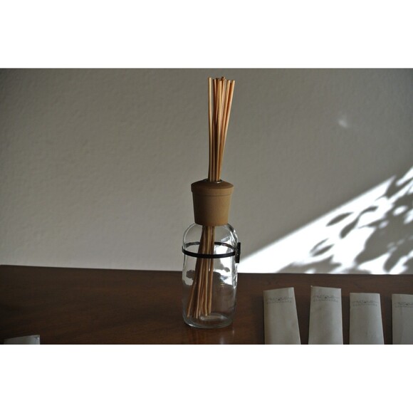 EMPTY Archipelago Home Fragrance Reed Diffuser With Over 150 Reeds Bella Casa - Picture 15 of 15